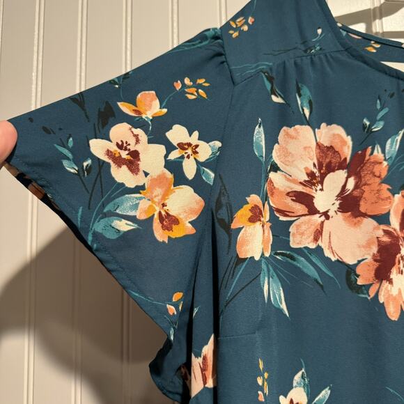 Torrid Teal Floral Harper Blouse Flutter Sleeves Plus Size 3X - Picture 3 of 6